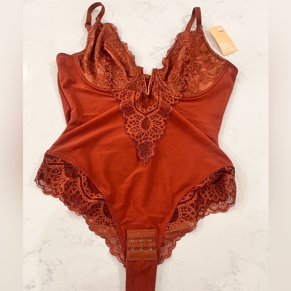Elegant Brown Lace Shapewear Bodysuit - Picture 3 of 5
